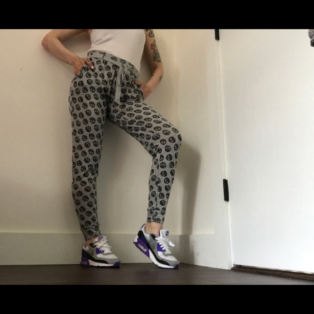Rene Rofe NWT Skull Print Classic Joggers☠️